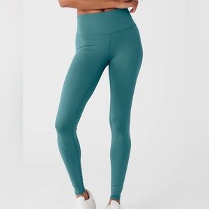 ALO High-Waist Airlift Legging in Teal Agate